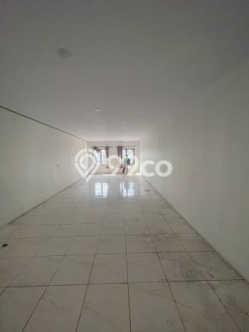 Unit Ruko Paling Strategis di Muara Karang Jakarta Utara dengan LB 160m2 Unit Ruko Paling Strategis di Muara Karang Jakarta Utara dengan LB 160m2