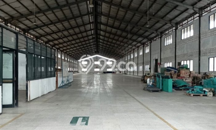 Jual Gudang Area Komersial Kawasan Karawaci, Luas 22483m², Jalan Utama Jual Gudang Area Komersial Kawasan Karawaci, Luas 22483m², Jalan Utama