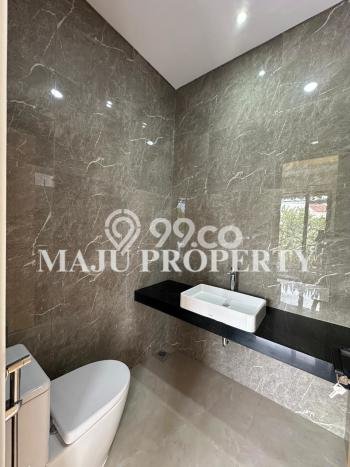 Jual Rumah Luas Elegan Dengan View Cantik di Kota Wisata, Bogor Jual Rumah Luas Elegan Dengan View Cantik di Kota Wisata, Bogor