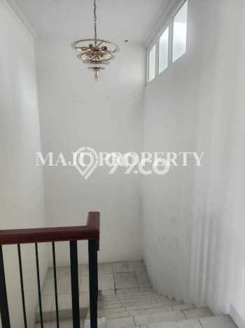 Rumah Luxury Modern Siap Huni di Kota Wisata Jakarta Timur Rumah Luxury Modern Siap Huni di Kota Wisata Jakarta Timur