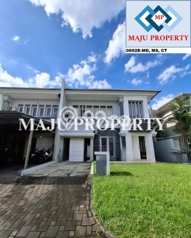 Dijual Rumah Mewah Elegan Dengan View Eksklusif di Kota Wisata, Jakarta Timur Dijual Rumah Mewah Elegan Dengan View Eksklusif di Kota Wisata, Jakarta Timur
