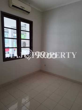 Dijual Hunian Rumah Terawat 2 KT di Kota Wisata, Jakarta Timur Dijual Hunian Rumah Terawat 2 KT di Kota Wisata, Jakarta Timur