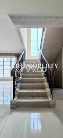 HUNIAN PREMIUM! Rumah kawasan , 3 KM, Area Berkembang, Luas 240m2m² LB 230m2m² HUNIAN PREMIUM! Rumah kawasan , 3 KM, Area Berkembang, Luas 240m2m² LB 230m2m²