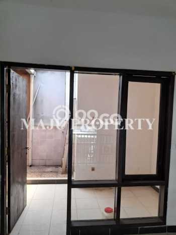 Dijual Hunian Rumah Terawat 3 KT di Cibubur, Jakarta Timur Dijual Hunian Rumah Terawat 3 KT di Cibubur, Jakarta Timur