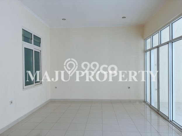 Rumah Luas Asri 3 KT Siap Pakai di Cibubur Jakarta Timur Rumah Luas Asri 3 KT Siap Pakai di Cibubur Jakarta Timur