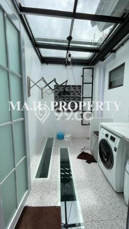 Jual Rumah Luas Megah Dengan View Eksklusif di Cibubur, Bekasi Jual Rumah Luas Megah Dengan View Eksklusif di Cibubur, Bekasi