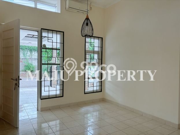 Rumah Luas Asri 3 KT Siap Pakai di Cibubur Jakarta Timur Rumah Luas Asri 3 KT Siap Pakai di Cibubur Jakarta Timur
