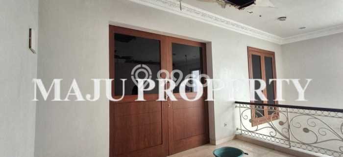 For Sale! Luxury House LT 450m2 Desain Modern di Cibubur For Sale! Luxury House LT 450m2 Desain Modern di Cibubur
