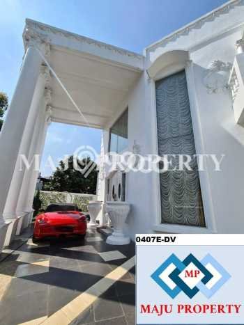 Hunian Mewah Dijual LT 273m2 di Jatisampurna, Bekasi Hunian Mewah Dijual LT 273m2 di Jatisampurna, Bekasi