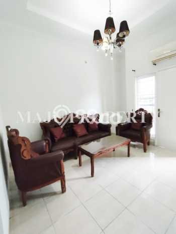 For Sale! Luxury House LT 216m2 Desain Modern di Kemang Pratama For Sale! Luxury House LT 216m2 Desain Modern di Kemang Pratama