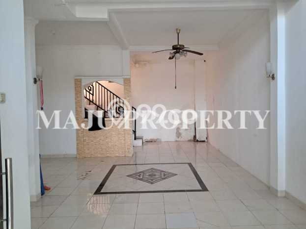 Dijual Hunian Rumah Terawat 3 KT di Cibubur, Jakarta Timur Dijual Hunian Rumah Terawat 3 KT di Cibubur, Jakarta Timur