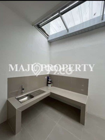 For Sale Hunian Rumah Terawat 2 Kamar di Kota Wisata, Jakarta Timur For Sale Hunian Rumah Terawat 2 Kamar di Kota Wisata, Jakarta Timur