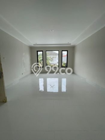 Jual Rumah Luas Elegan Dengan View Cantik di Kota Wisata, Jakarta Timur Jual Rumah Luas Elegan Dengan View Cantik di Kota Wisata, Jakarta Timur