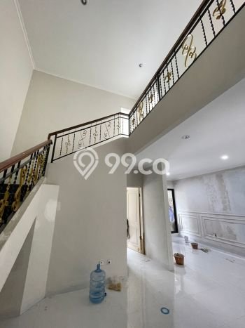 Jual Rumah Luas Elegan Dengan View Cantik di Kota Wisata, Jakarta Timur Jual Rumah Luas Elegan Dengan View Cantik di Kota Wisata, Jakarta Timur