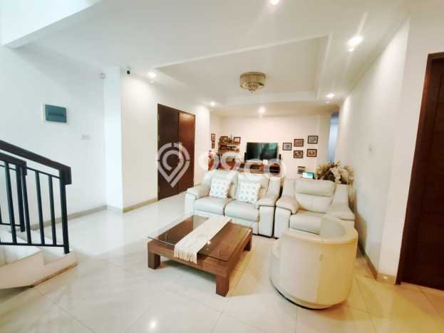 Rumah Mewah LB 520m2 Siap Pakai Desain Elegan di Kota Wisata, Jakarta Timur Rumah Mewah LB 520m2 Siap Pakai Desain Elegan di Kota Wisata, Jakarta Timur