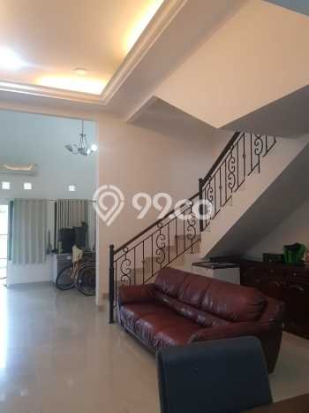 Rumah Modern 3 KT di Raffles Hills Jakarta Timur Semi Furnished Rumah Modern 3 KT di Raffles Hills Jakarta Timur Semi Furnished