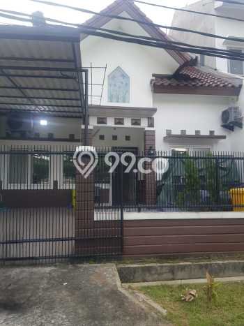 Rumah Modern 3 KT di Raffles Hills Jakarta Timur Semi Furnished Rumah Modern 3 KT di Raffles Hills Jakarta Timur Semi Furnished