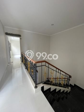 Jual Rumah Luas Elegan Dengan View Cantik di Kota Wisata, Jakarta Timur Jual Rumah Luas Elegan Dengan View Cantik di Kota Wisata, Jakarta Timur