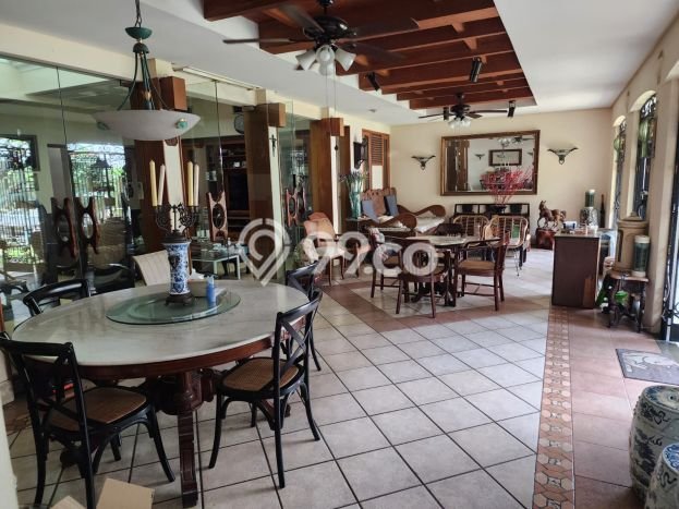 Hunian Mewah LB 650m2 Siap Pakai Desain Elegan di Pondok Indah, Jakarta Selatan Hunian Mewah LB 650m2 Siap Pakai Desain Elegan di Pondok Indah, Jakarta Selatan