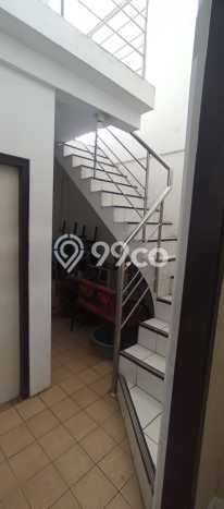Jual Rumah Bagus Siap Huni LB 150m2 di Banyumanik, Semarang Jual Rumah Bagus Siap Huni LB 150m2 di Banyumanik, Semarang