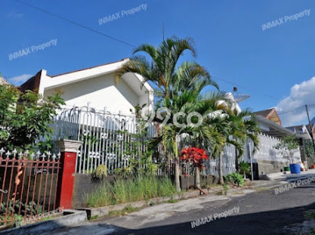 Rumah Modern 3 KT LT 260m2 di Batu Rumah Modern 3 KT LT 260m2 di Batu
