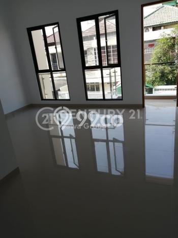 Rumah Luxury Modern Siap Huni di Taman Ratu Jakarta Barat Rumah Luxury Modern Siap Huni di Taman Ratu Jakarta Barat