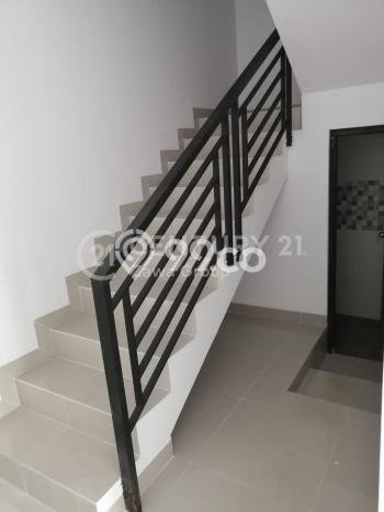 Rumah Luxury Modern Siap Huni di Taman Ratu Jakarta Barat Rumah Luxury Modern Siap Huni di Taman Ratu Jakarta Barat