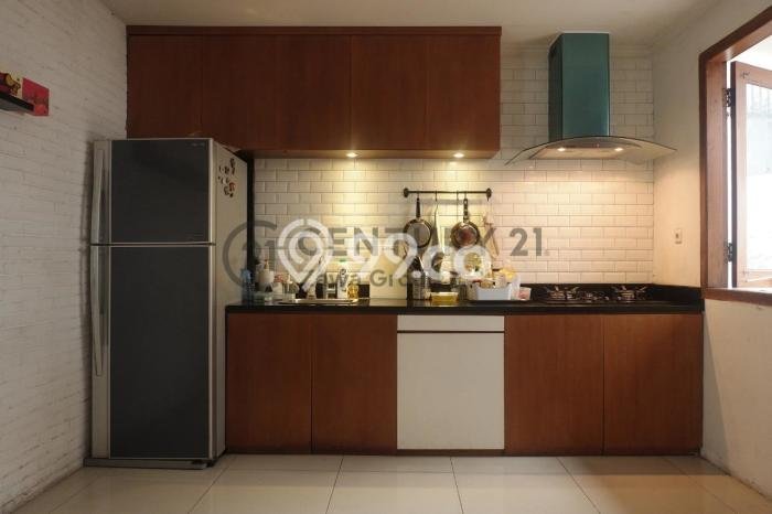 Dijual Rumah Mewah Megah Dengan View Cantik di Tomang, Jakarta Barat Dijual Rumah Mewah Megah Dengan View Cantik di Tomang, Jakarta Barat