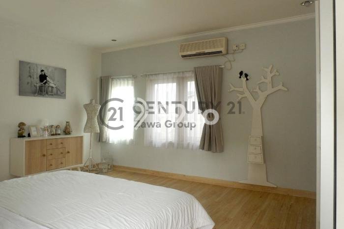 Dijual Rumah Mewah Megah Dengan View Cantik di Tomang, Jakarta Barat Dijual Rumah Mewah Megah Dengan View Cantik di Tomang, Jakarta Barat