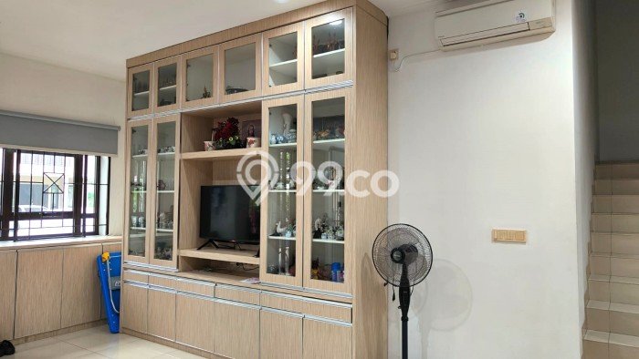 Dijual Rumah Premium dengan Fasilitas Sekitar Lengkap di Cipondoh, Tangerang Dijual Rumah Premium dengan Fasilitas Sekitar Lengkap di Cipondoh, Tangerang