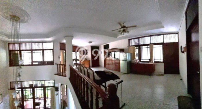 Jual Rumah Mewah Megah Dengan View Eksklusif di Puri Indah, Jakarta Barat Jual Rumah Mewah Megah Dengan View Eksklusif di Puri Indah, Jakarta Barat