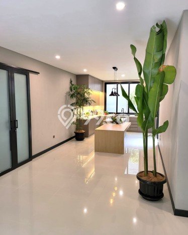 Jual Rumah Luas Elegan Dengan View Eksklusif di BSD City, Tangerang Jual Rumah Luas Elegan Dengan View Eksklusif di BSD City, Tangerang