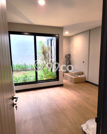Jual Rumah Luas Elegan Dengan View Eksklusif di BSD City, Tangerang Jual Rumah Luas Elegan Dengan View Eksklusif di BSD City, Tangerang