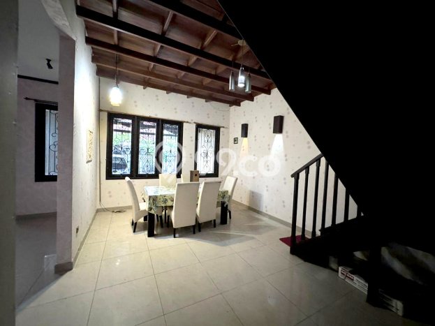Dijual Rumah 5 Kamar Lokasi Strategis Nyaman dan Strategis di Ciledug Dijual Rumah 5 Kamar Lokasi Strategis Nyaman dan Strategis di Ciledug
