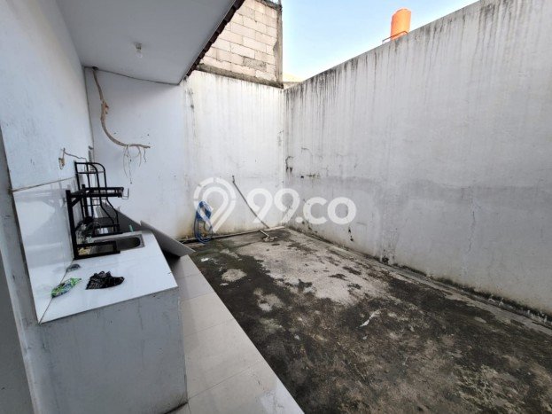 Rumah Luas Asri 3 KT Siap Pakai di Lippo Karawaci Tangerang Rumah Luas Asri 3 KT Siap Pakai di Lippo Karawaci Tangerang