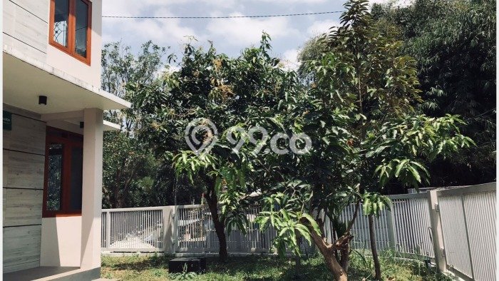 Rumah Terawat area Cidadap, Bandung, LT 186m2m², LB 180m2m² Rumah Terawat area Cidadap, Bandung, LT 186m2m², LB 180m2m²