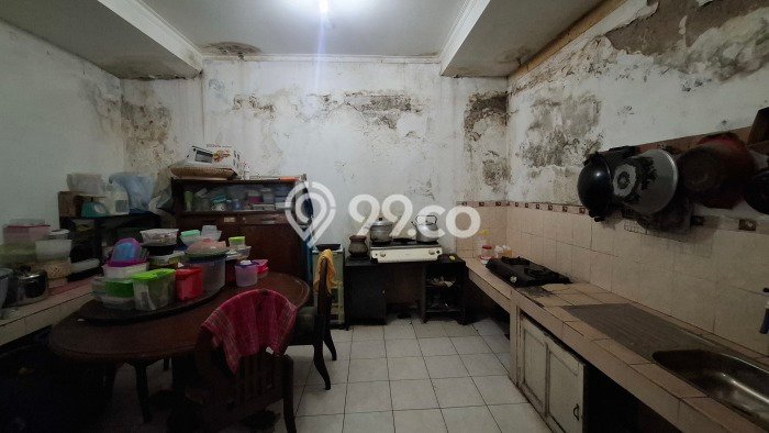 Rumah 6 Kamar Tidur Desain Minimalis di Cidadap, Dekat Pusat Kota, Bandung Rumah 6 Kamar Tidur Desain Minimalis di Cidadap, Dekat Pusat Kota, Bandung