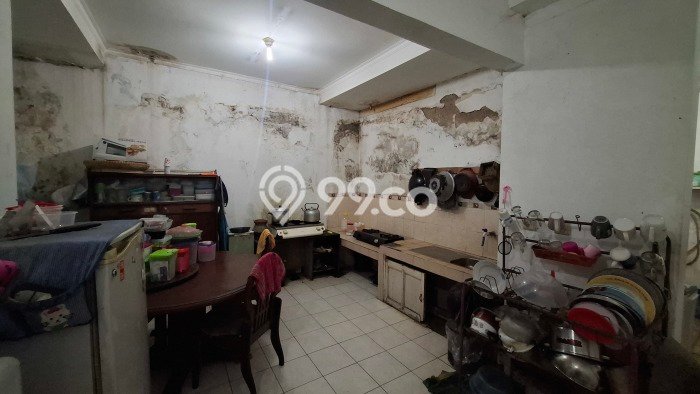Rumah 6 Kamar Tidur Desain Minimalis di Cidadap, Dekat Pusat Kota, Bandung Rumah 6 Kamar Tidur Desain Minimalis di Cidadap, Dekat Pusat Kota, Bandung