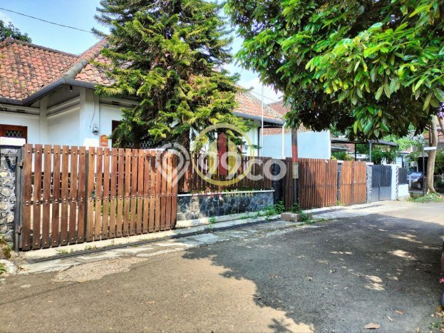 Hunian Mewah LB 200m2 Siap Pakai Desain Elegan di Bandung Kota, Bandung Hunian Mewah LB 200m2 Siap Pakai Desain Elegan di Bandung Kota, Bandung