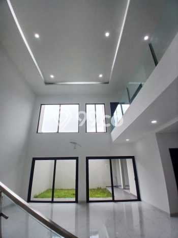 Hunian Mewah LB 450m2 Siap Huni Desain Elegan di BSD City, Tangerang Hunian Mewah LB 450m2 Siap Huni Desain Elegan di BSD City, Tangerang