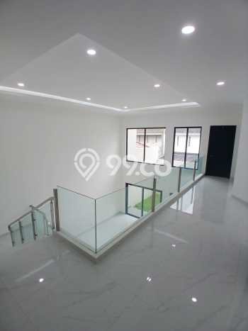 Hunian Mewah LB 450m2 Siap Huni Desain Elegan di BSD City, Tangerang Hunian Mewah LB 450m2 Siap Huni Desain Elegan di BSD City, Tangerang