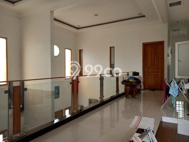 Rumah Elit Modern Tanpa Renovasi di BSD Nusaloka Tangerang Rumah Elit Modern Tanpa Renovasi di BSD Nusaloka Tangerang