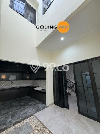 Ready to Use! Luxury House LT 168m2 Desain Modern di BSD Ready to Use! Luxury House LT 168m2 Desain Modern di BSD