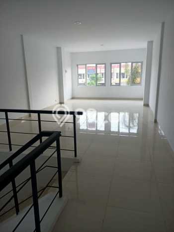 Ruko Dijual di Tangerang LT 63m2 & LB 95m2 Lokasi Terbaik! Ruko Dijual di Tangerang LT 63m2 & LB 95m2 Lokasi Terbaik!