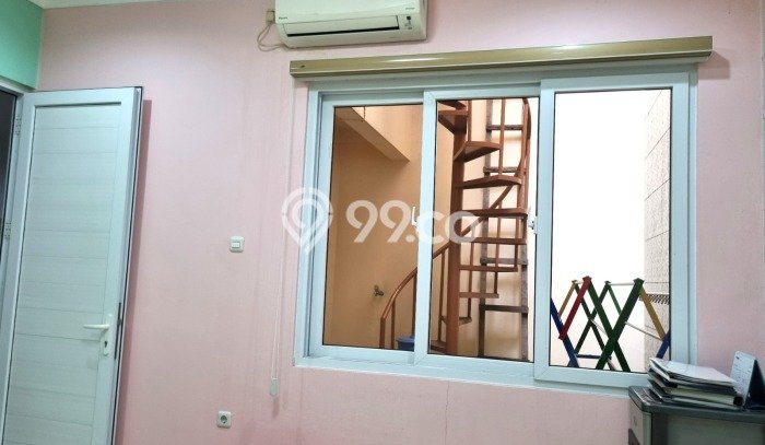 Rumah Luas Asri 4 KT Siap Pakai di Graha Raya Tangerang Rumah Luas Asri 4 KT Siap Pakai di Graha Raya Tangerang