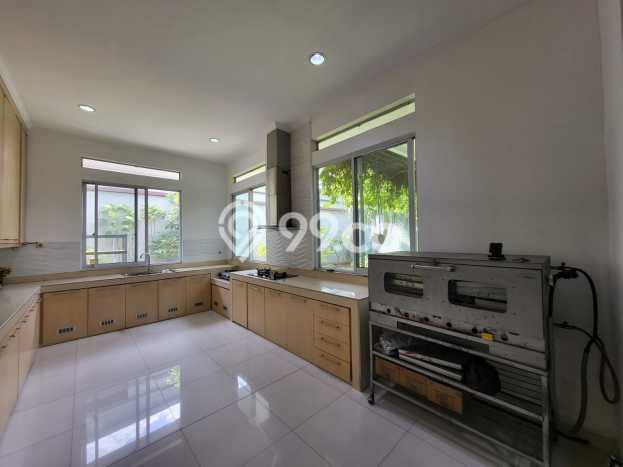 Hunian Mewah LB 450m2 Siap Huni Desain Elegan di Alam Sutera, Tangerang Hunian Mewah LB 450m2 Siap Huni Desain Elegan di Alam Sutera, Tangerang