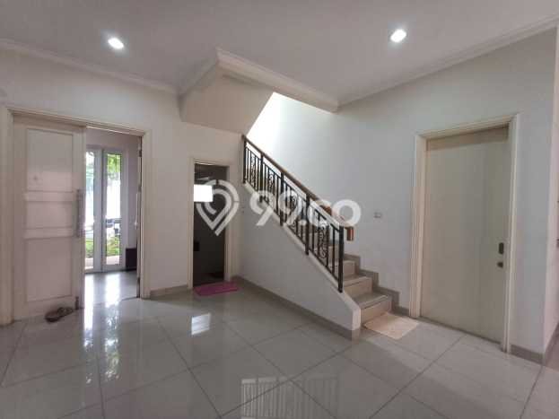 Rumah Mewah LB 143m2 Siap Huni Desain Elegan di Gading Serpong The Spring, Tangerang Rumah Mewah LB 143m2 Siap Huni Desain Elegan di Gading Serpong The Spring, Tangerang