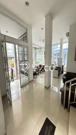 Hunian Mewah LB 1766m2 Siap Huni Desain Elegan di Gading Serpong, Tangerang Hunian Mewah LB 1766m2 Siap Huni Desain Elegan di Gading Serpong, Tangerang