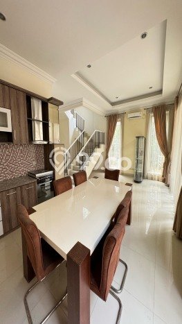 For Sale Rumah Mewah Exclusive di Serpong, Tangerang Selatan For Sale Rumah Mewah Exclusive di Serpong, Tangerang Selatan