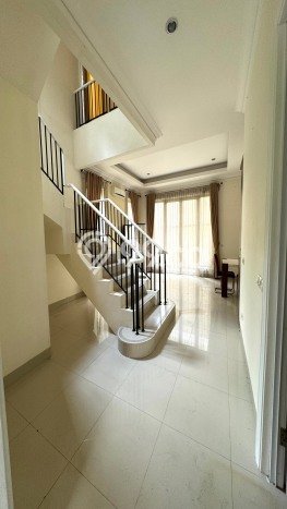 For Sale Rumah Mewah Exclusive di Serpong, Tangerang Selatan For Sale Rumah Mewah Exclusive di Serpong, Tangerang Selatan